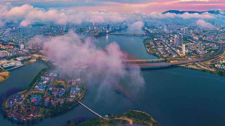During the transition from summer to autumn, Da Nang’s weather becomes more pleasant but still remains quite hot