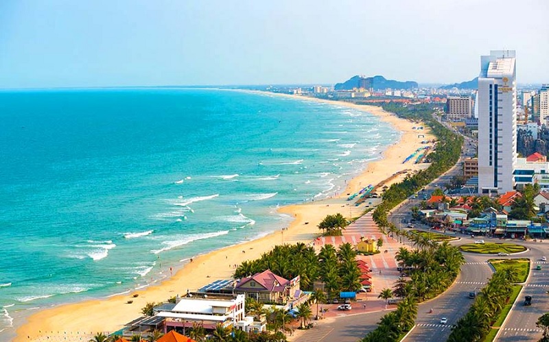 Danang's weather is hot in summer, but it is awesome for outdoor activities