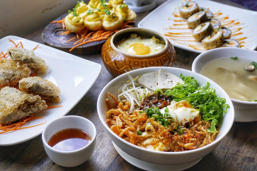 Vegetarian restaurants in Da Nang offer a diverse range of dishes with beautifully presented plates