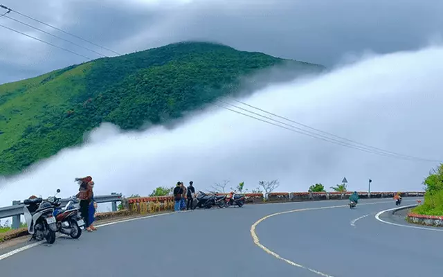 4 Famous Cloud Hunting Spots in Da Nang